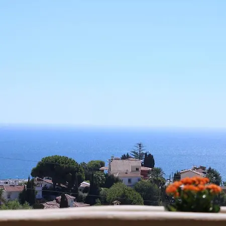 Amazing Sea View דירה *