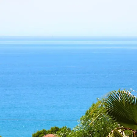 Апартаменти Amazing Sea View